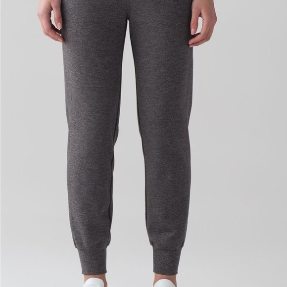 Lululemon On Track Jogger Heathered Black Size 2 - Picture 2 of 16